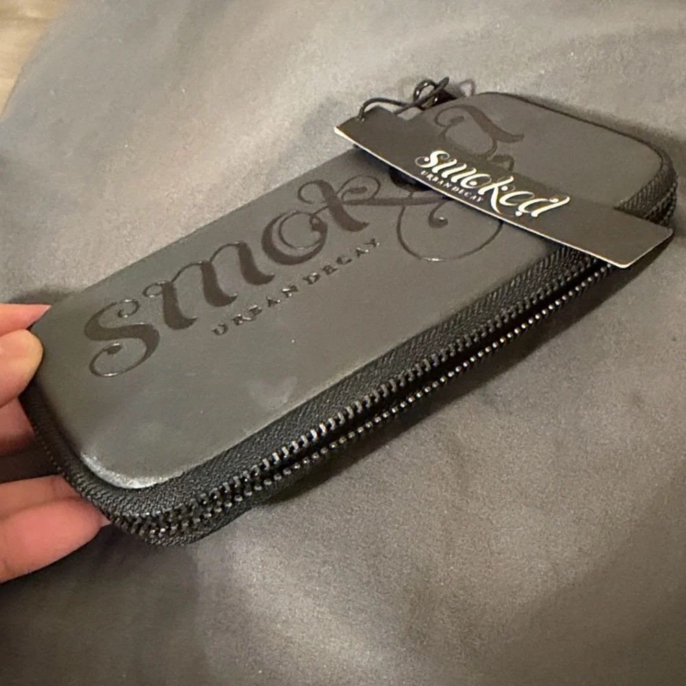 Urban Decay Smoked Palette - Picture 7 of 8